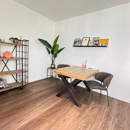 Stadslogies In Leeuwarden Bagian luar foto